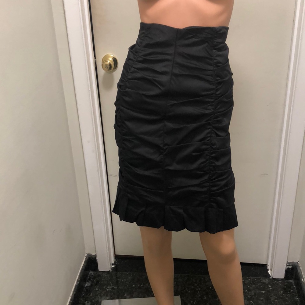 A 23 inches Nanette laporo skirt